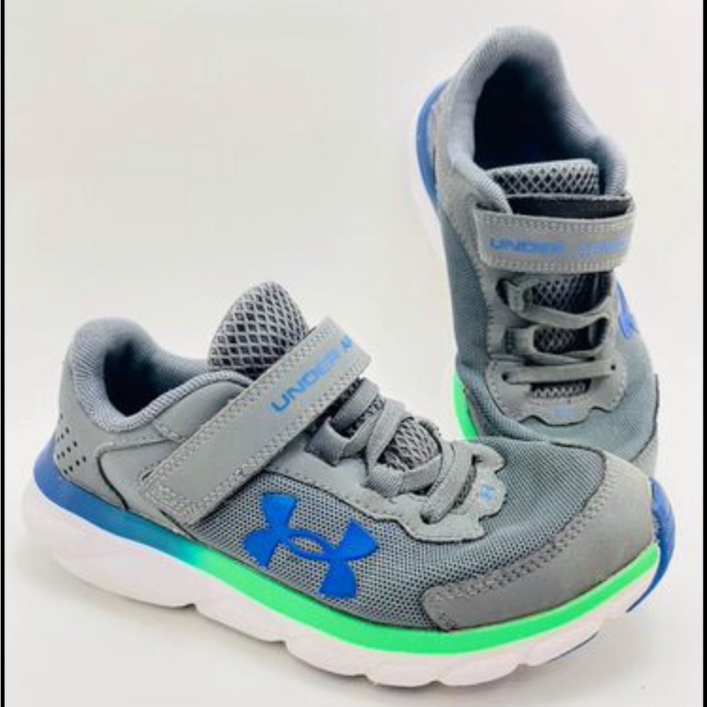 Boys Under Armor Tennis Shoes. Size 1 they are used in good condition.